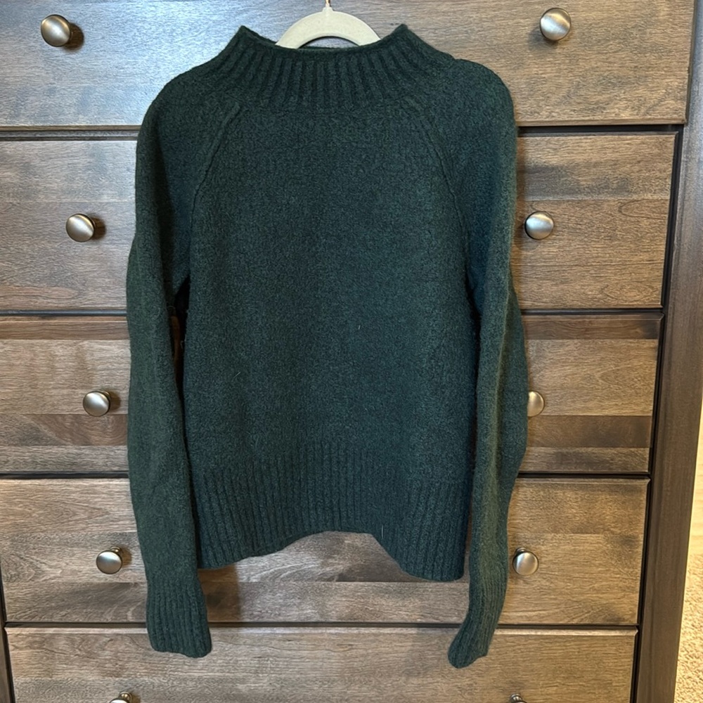 Women’s wool sweater siz XS